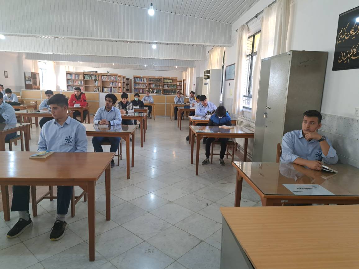 جامعهای به فرهیختگی، رشد و تعالی میرسد که مسیر آن از علم و دانش گذر کند