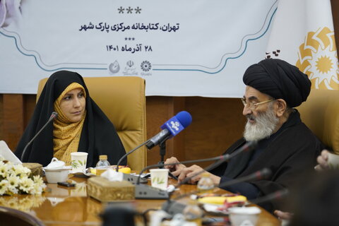 آیتالله مرعشی نجفی از بزرگترین مروجان فرهنگ کتاب و کتابخوانی بودند