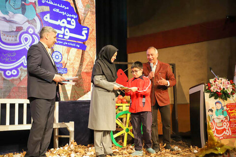 رقابت قصه گویان غرب کشور در دومین دوسالانه قصه گویی نهال امید