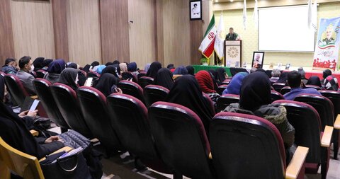 شهید سردار سلیمانی مکتب و جریانی بود که یک عالم را هوشیار کرد