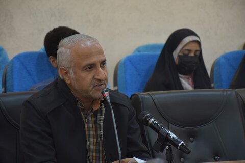 شخصیت شهید سلیمانی به شعر و ادبیات معاصر بسیار کمک کرده است