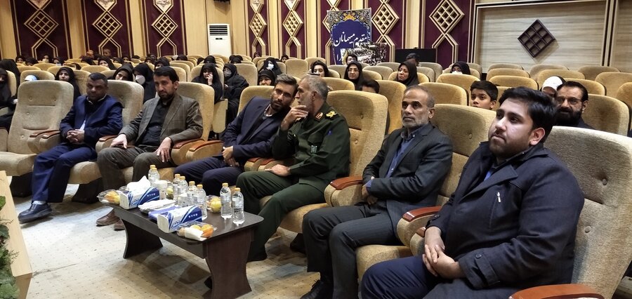 صداقت و اخلاص از مهمترین صفات سردار حاج قاسم سلیمانی بود شب شعر جان فدا در زاهدان