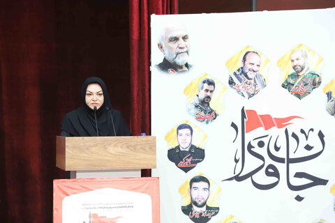 شعر به بیان حقیقت شهید سلیمانی کمک میکند/ سردار سلیمانی نماد هویت ایرانی اسلامی است