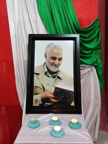 مردمدوستی و خدمت صادقانه به مردم از مهمترین مولفههای مکتب حاج قاسم سلیمانی است