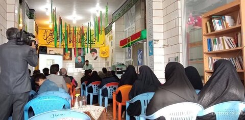 مردمدوستی و خدمت صادقانه به مردم از مهمترین مولفههای مکتب حاج قاسم سلیمانی است