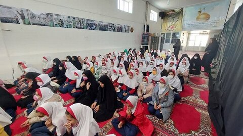 مردمدوستی و خدمت صادقانه به مردم از مهمترین مولفههای مکتب حاج قاسم سلیمانی است