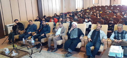 ترویج مکتب سردار سلیمانی در قالب کتاب و آثار هنری اقدامی اثر گذار است