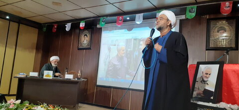 ترویج مکتب سردار سلیمانی در قالب کتاب و آثار هنری اقدامی اثر گذار است