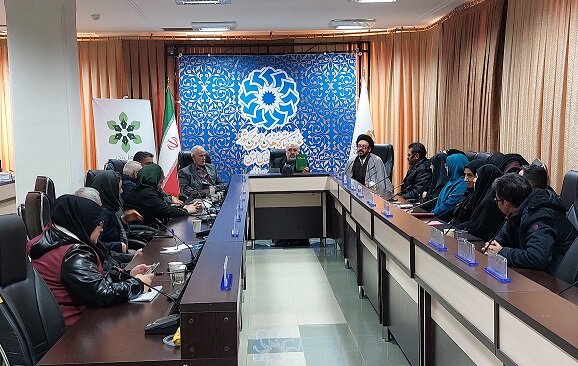 ویژه برنامه محفل شعر «سرودههای فاطمی» در آذربایجانغربی برگزار شد شعرخوانی به مناسبت میلاد حضرت فاطمه(ص) آذربایجان غربی