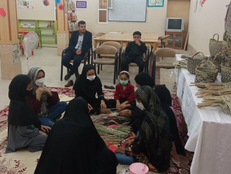 گره خوردن تار و پود کسبوکار حصیربافی در کتابخانه