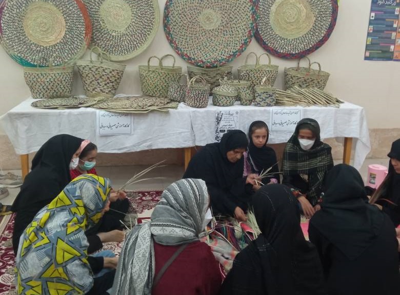 گره خوردن تار و پود کسبوکار حصیربافی در کتابخانه