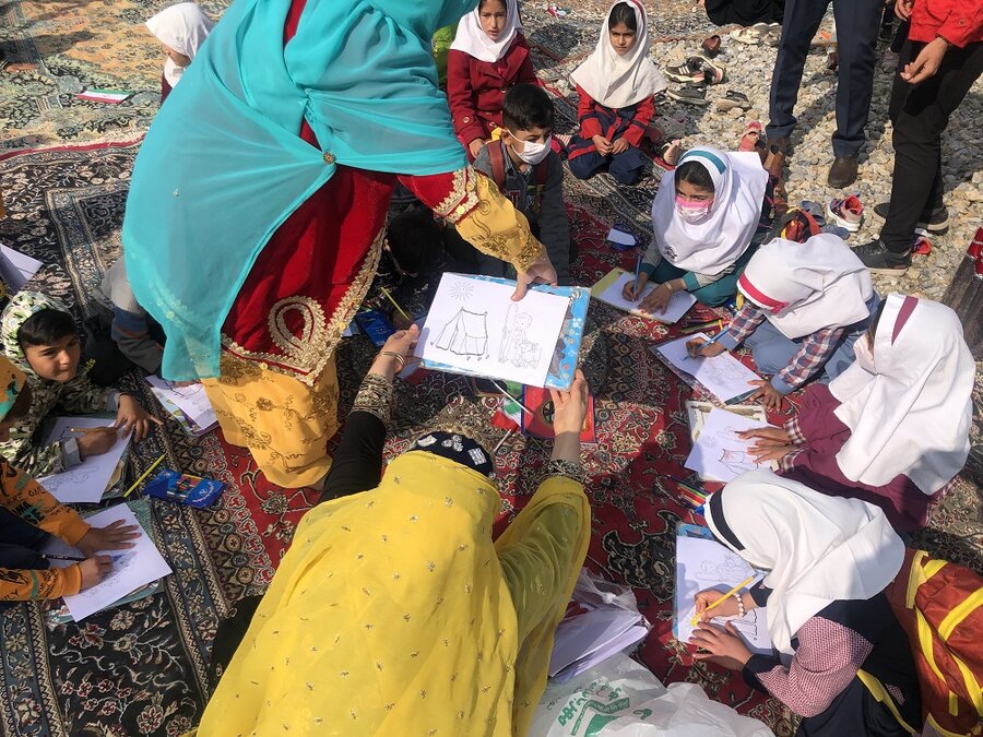 فرهنگ کتابخوانی را در میان دانشآموزان عشایر توسعه خواهیم داد