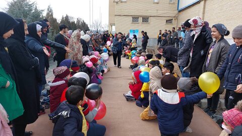 ارسال بستههای فرهنگی ویژه کودک و نوجوان به مناطق زلزلهزده شهرستان خوی