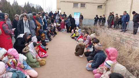 ارسال بستههای فرهنگی ویژه کودک و نوجوان به مناطق زلزلهزده شهرستان خوی