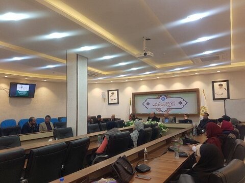 نشست شعرخوانی محفل ادبی قند پارسی در شیراز برگزار شد