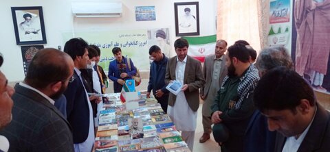 برگزاری برنامههای مهم فرهنگی در حوزه کتاب باعث جذب مردم به کتابخانههای عمومی میشود