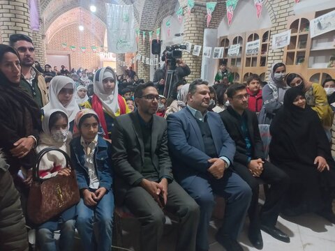 ترویج کتاب و کتابخوانی از مهمترین عوامل در بصیرت افزایی است