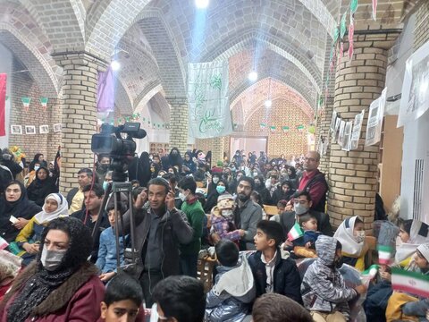 ترویج کتاب و کتابخوانی از مهمترین عوامل در بصیرت افزایی است