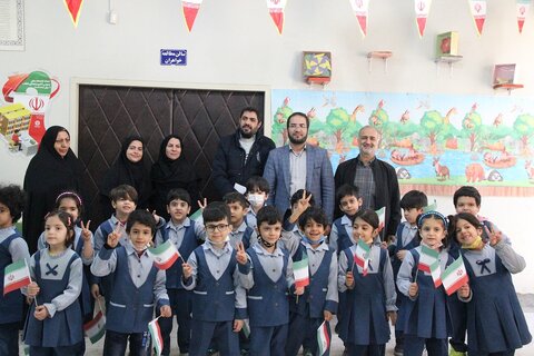 دیدار و گفتگوی صمیمانه سرپرست ادارهکل کتابخانههای عمومی اصفهان با اعضای کتابخانه عمومی شهید مفتح