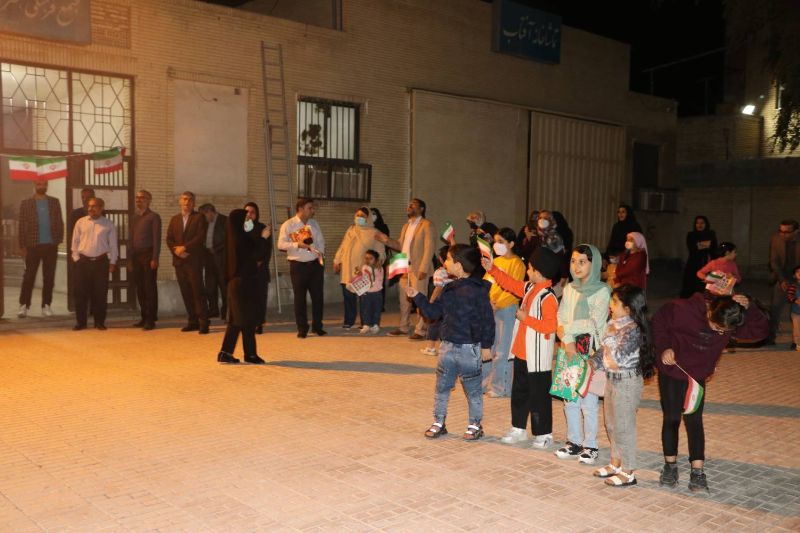 جشن پیروزی انقلاب اسلامی همراه با نورافشانی و بانگ «الله اکبر»