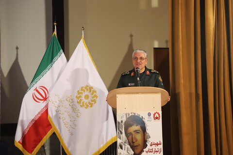 میدان نبرد در قرن ۲۱، حوزه فکر، اندیشه و مطالعه است