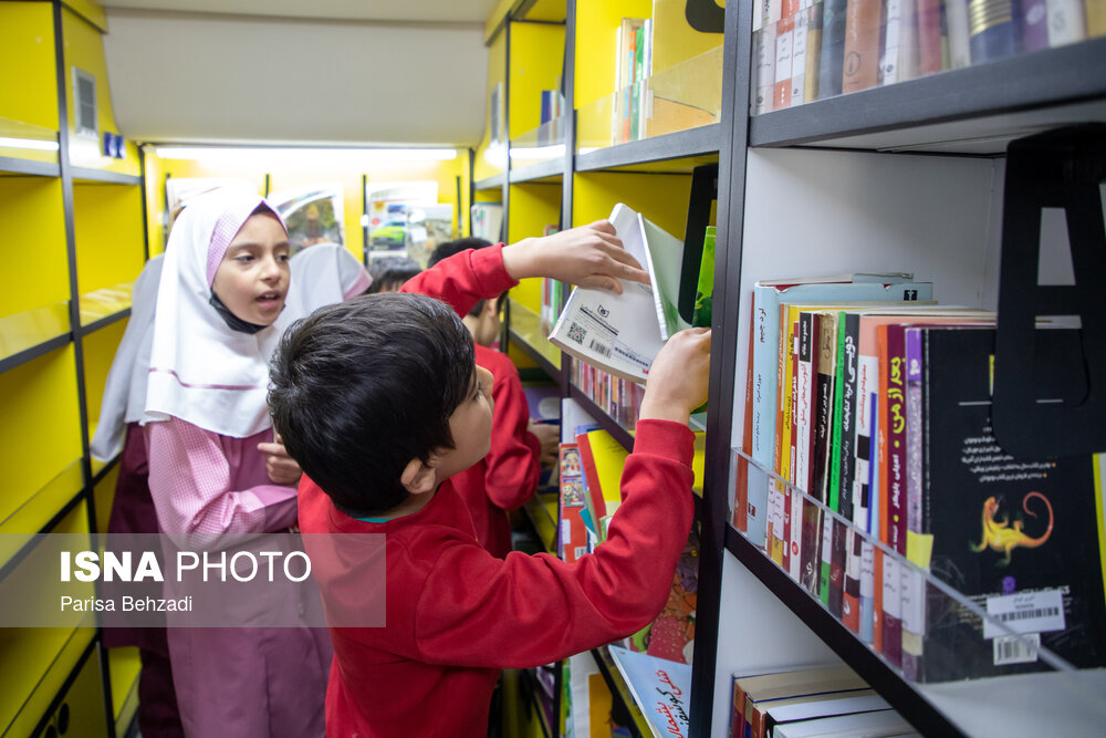 عموکتابی و کتابخانهای که مسافر است