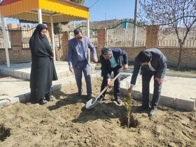 حضور فرماندار و جمعی از مسئولان شهرستان راز و جرگلان در طرح کتابخانه گردی کتابخانه عمومی شیخ عبدالله رازی