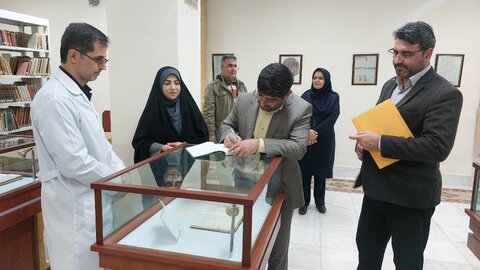 کتابخانه های عمومی نقش مهمی را در مسیر دهی درست به جامعه ایفا می کنند