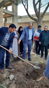 حضور فرماندار و جمعی از مسئولان شهرستان فاروج در طرح «کتابخانه‌گردی» کتابخانه عمومی ملاصدرا