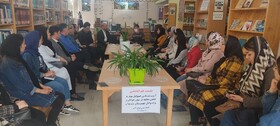 نشست آسیب شناسی عوامل موثر بر افزایش مطالعه در میان نوجوانان و جوانان مریوان در روز کتابخانه گردی