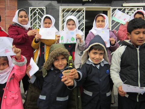 میزبانی کتابخانههای عمومی گیلان از دوستداران کتاب در روز نخست طرح کتابخانهگردی