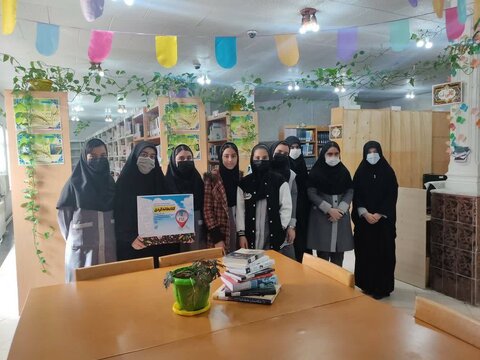 میزبانی کتابخانههای عمومی گیلان از دوستداران کتاب در روز نخست طرح کتابخانهگردی