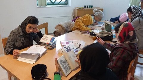 میزبانی کتابخانههای عمومی گیلان از دوستداران کتاب در روز نخست طرح کتابخانهگردی