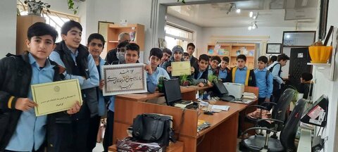 میزبانی کتابخانههای عمومی گیلان از دوستداران کتاب در روز نخست طرح کتابخانهگردی