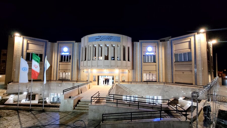 کتابخانه مرکزی قم روزانه ۴۰ ثبتنامکننده جدید دارد