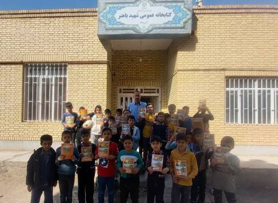 تور کتابخانهگردی با حضور جمعی از مسئولین و اعضای کتابخانههای عمومی در خراسان رضوی برگزار شد