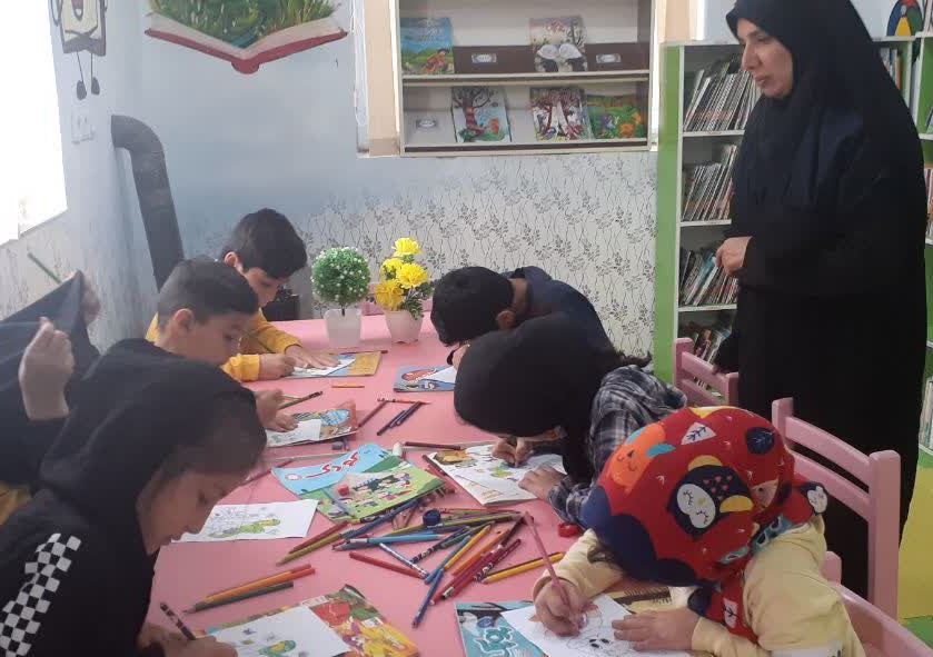 اقشار مختلف مردم خراسان رضوی حضور گستردهای در برگزاری تور کتابخانهگردی داشتند