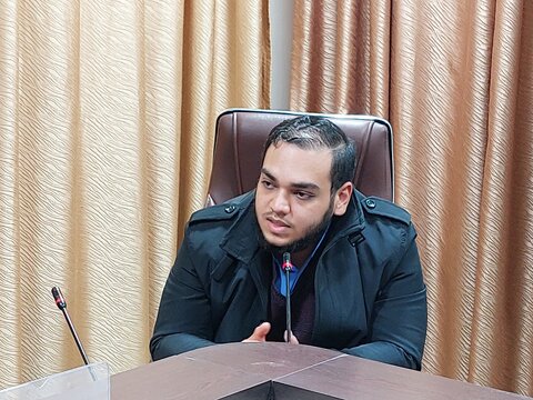 نظامی مقلد نیست، مبتکر است