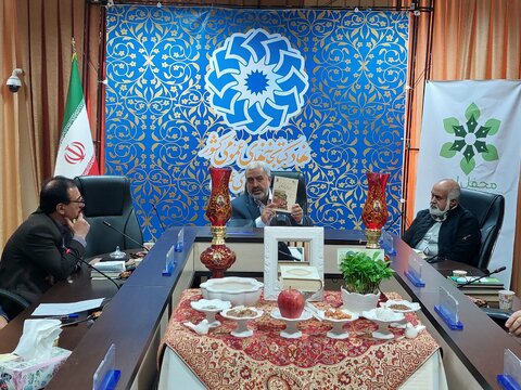 نظامی مقلد نیست، مبتکر است