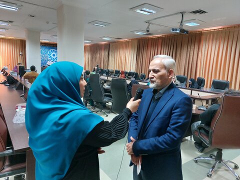 نظامی مقلد نیست، مبتکر است