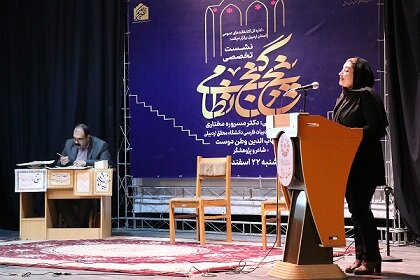 نظامی در منظومه هایش روایت کلاسیک را به شکلی مدرن باز آفرینی کرده است