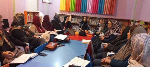 کتابخانه ایده آل توسط اعضا اداره می شود