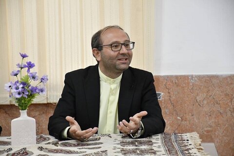 میزبانی ۴۵ کتابخانه عمومی چهارمحال و بختیاری از نظامی گنجوی