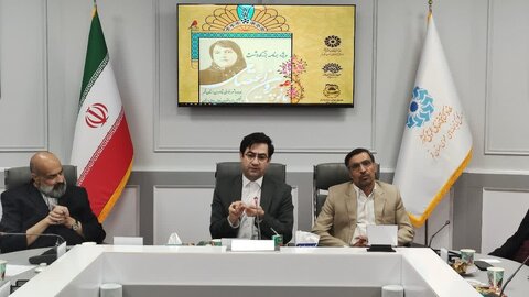 نقش آفرینی محافل ادبی نهاد در توسعه فرهنگی و آشنایی با مفاخر ادبی