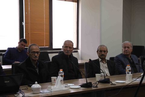 نشست نقد و معرفی از کتاب «خلاصة الأشعار و زبدة الأفکار» در کتابخانه مرکزی همدان