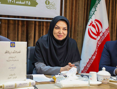 نشست نقد و معرفی از کتاب «خلاصة الأشعار و زبدة الأفکار» در کتابخانه مرکزی همدان