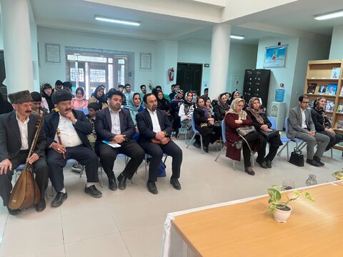 نشست ادبی بررسی و تحلیل آیینها و رسوم عید باستانی در بین مردمان آذربایجان برگزار شد