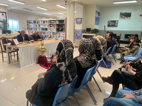 نشست ادبی بررسی و تحلیل آیینها و رسوم عید باستانی در بین مردمان آذربایجان برگزار شد