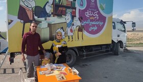 ارائه خدمات کتابخانه‌ای در ایام نوروز به همت کتابخانه‌های عمومی خراسان رضوی در ایستگاه های استقبال از زائران نوروزی