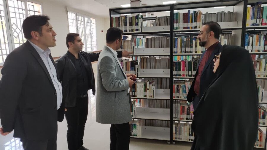بازدید کارشناسان اداره کل کتابخانه های عمومی آذربایجان شرقی از کتابخانه مرکزی قم 